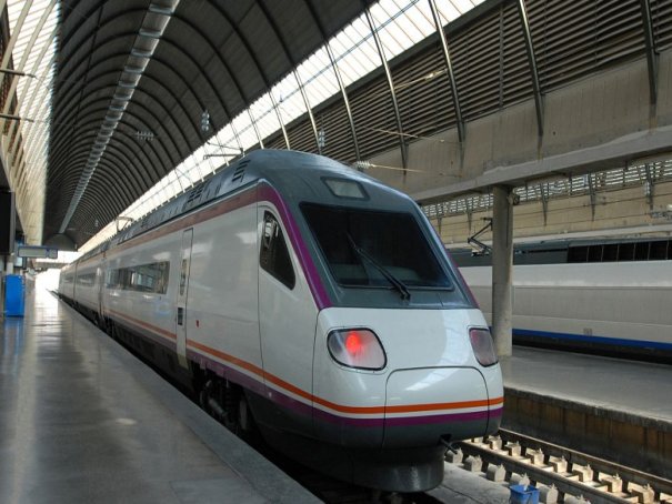 高铁电话24小时服务热线