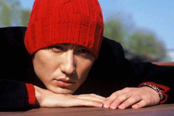 胡兵回应自责落泪，究竟是什么让他如此自责呢？