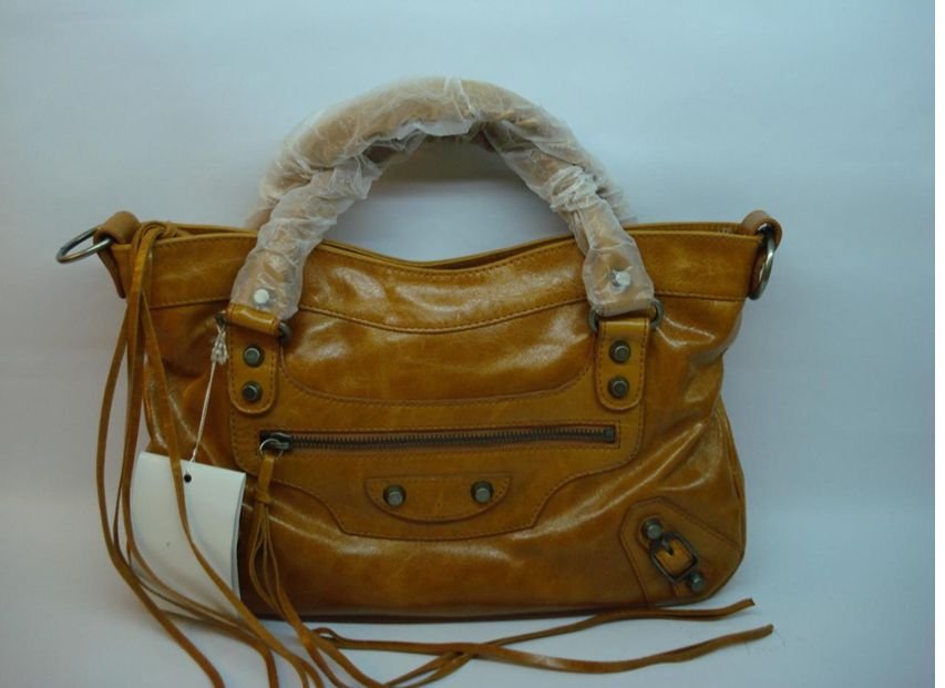 金黄色和土黄色什么区别