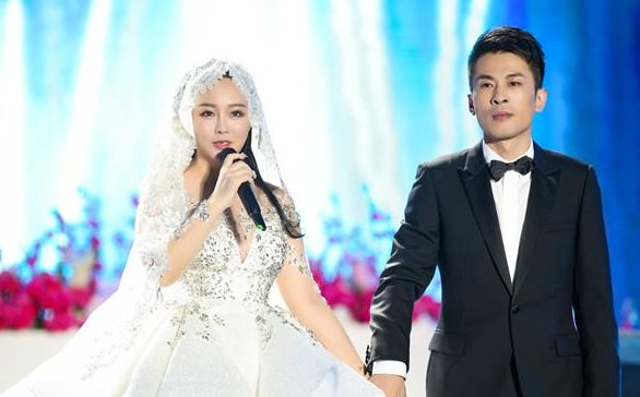 辛有志以前结过婚吗?