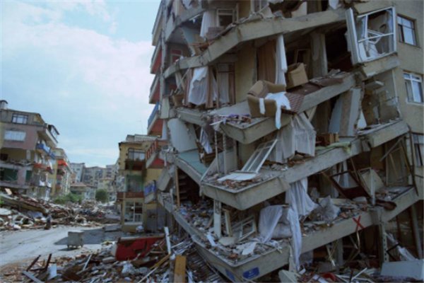 漾濞发生地震,一家10口刚逃出房子就塌了,此次地震到底有多强烈?