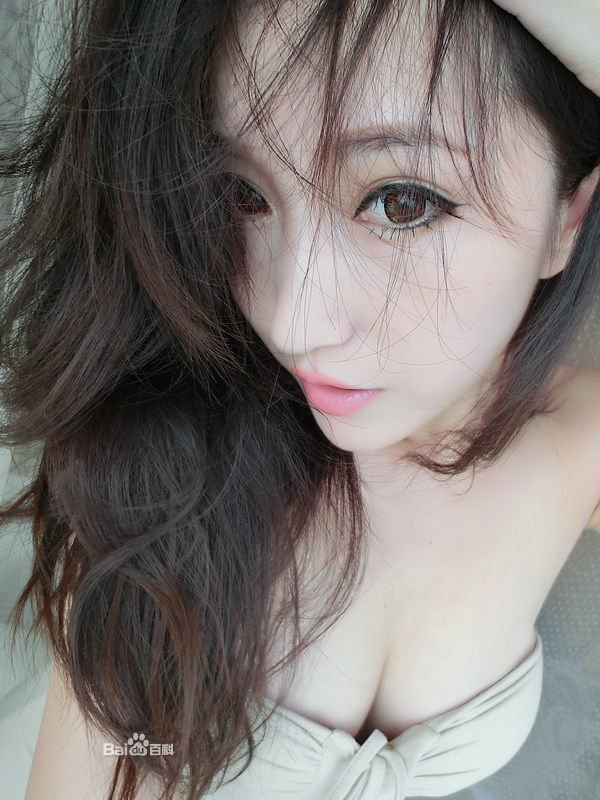 这张图片上的谁？