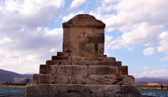 居鲁士为什么被称为“宇宙四方之王”？