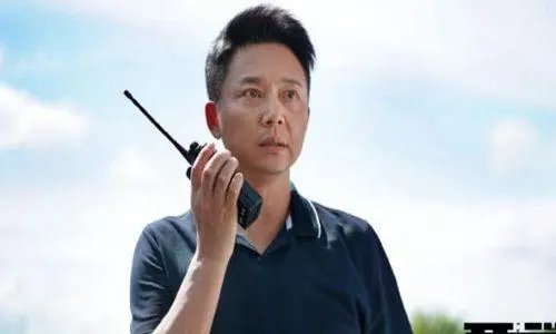 电视剧 《开端》 中，张警官最终的结局如何？