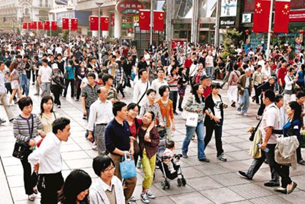 中国城区人口过百万城市高达93个，人口破百万靠的是什么？