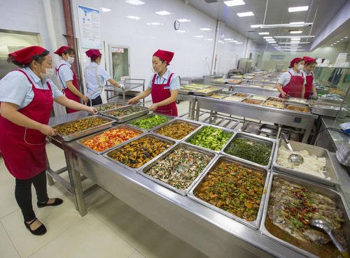 公司规定员工倒掉3次午餐将开除，此规定在法律上有效吗？