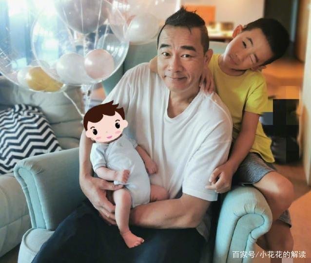 应采儿首晒一家四口合照，如今的他们怎样了呢？