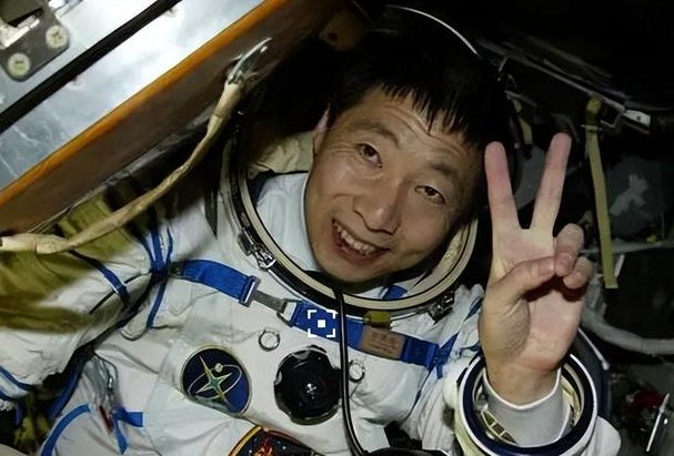 神舟五号杨利伟在太空待了多久