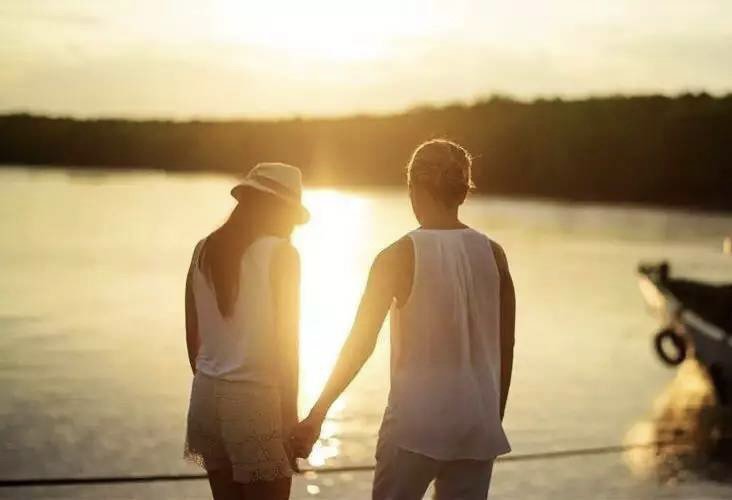 失恋后，时间和新恋情，哪个更能帮你走出来？