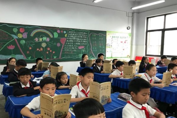 朱门酒肉臭路有冻死骨是什么意思