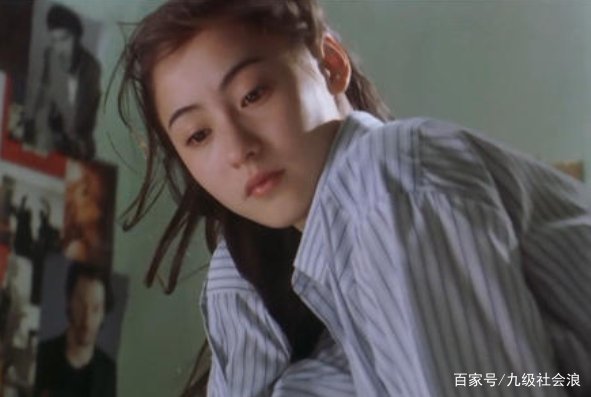 张柏芝爆出四胎，谢贤公开与儿媳三子的关系，谢霆锋沦为工具人，怎么看？