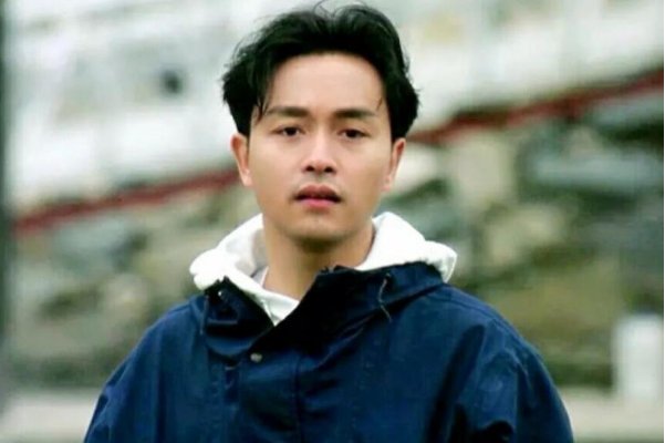 《玻璃之情》的歌词是什么？