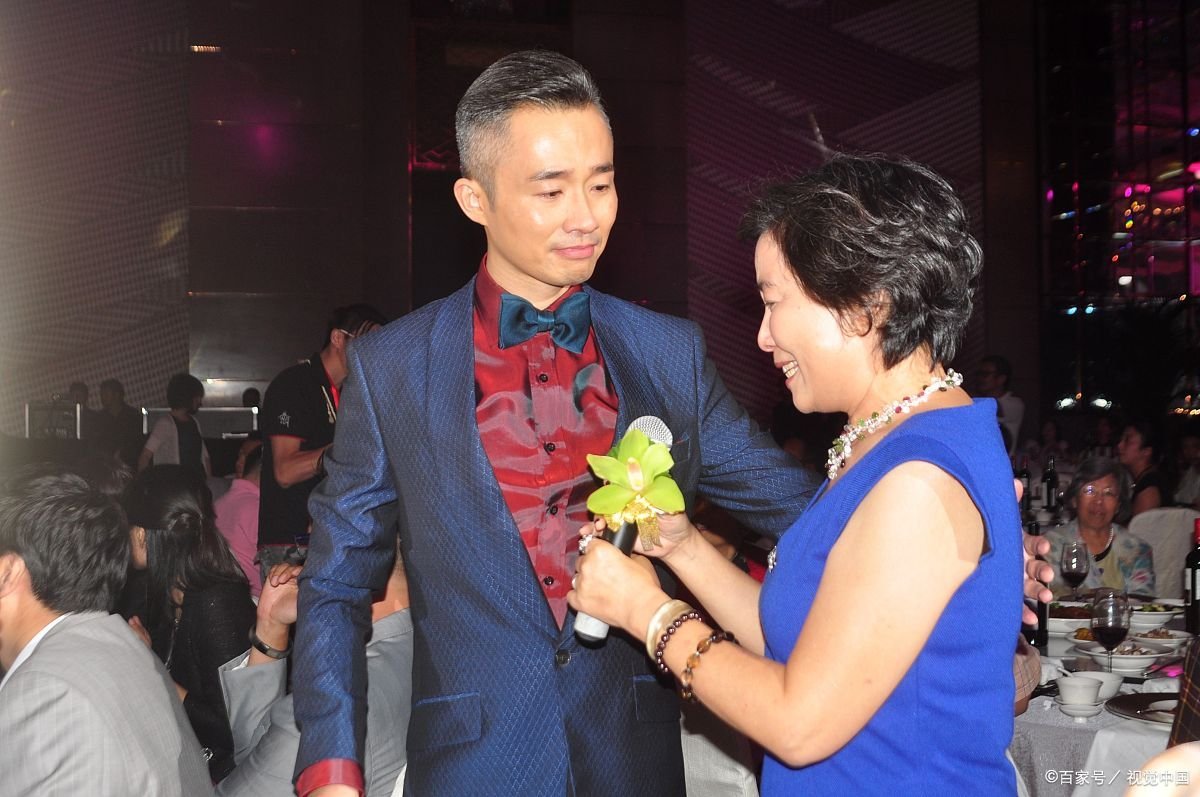 程雷私下参加富豪生日宴，网传提前下岗，今节目被新人代替，你怎么看？