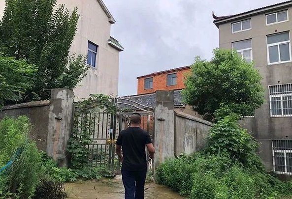 一家五口一同出游，最终为何仅一人活着归来？