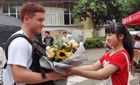 高考送花什么时间送