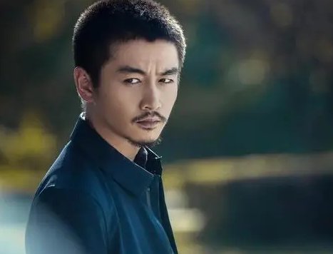 《突围》深侯是谁?