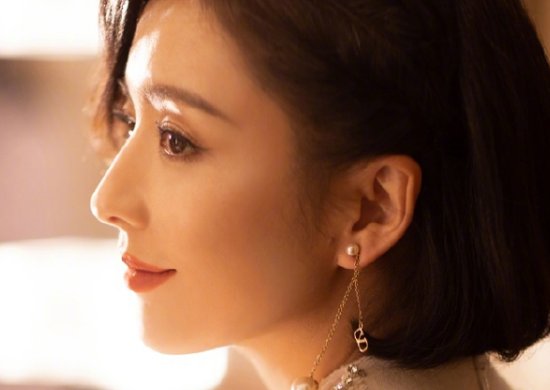 佟丽娅晒出俞灏明请的价值2000元的夜宵，他们的关系有多铁？