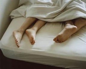 女人因不甘寂寞而出轨该不该被原谅？