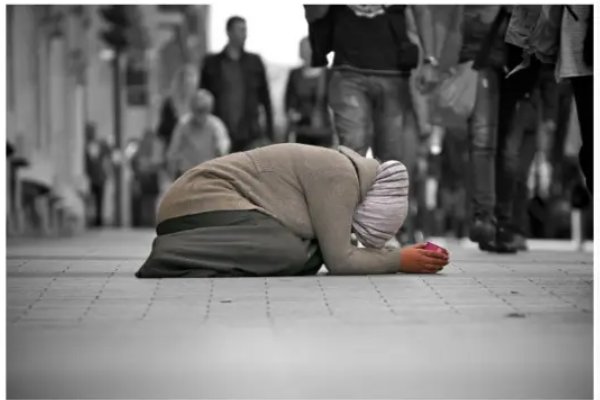 男子上海就医病逝，妻子流落街头，如何帮助这名女子？