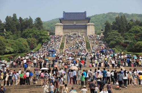 上完20天班又是小长假，这次的小长假是指什么？