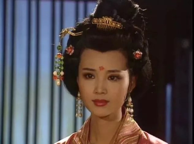 南京重现传统落梅妆，这种妆容为何再次流行了起来？