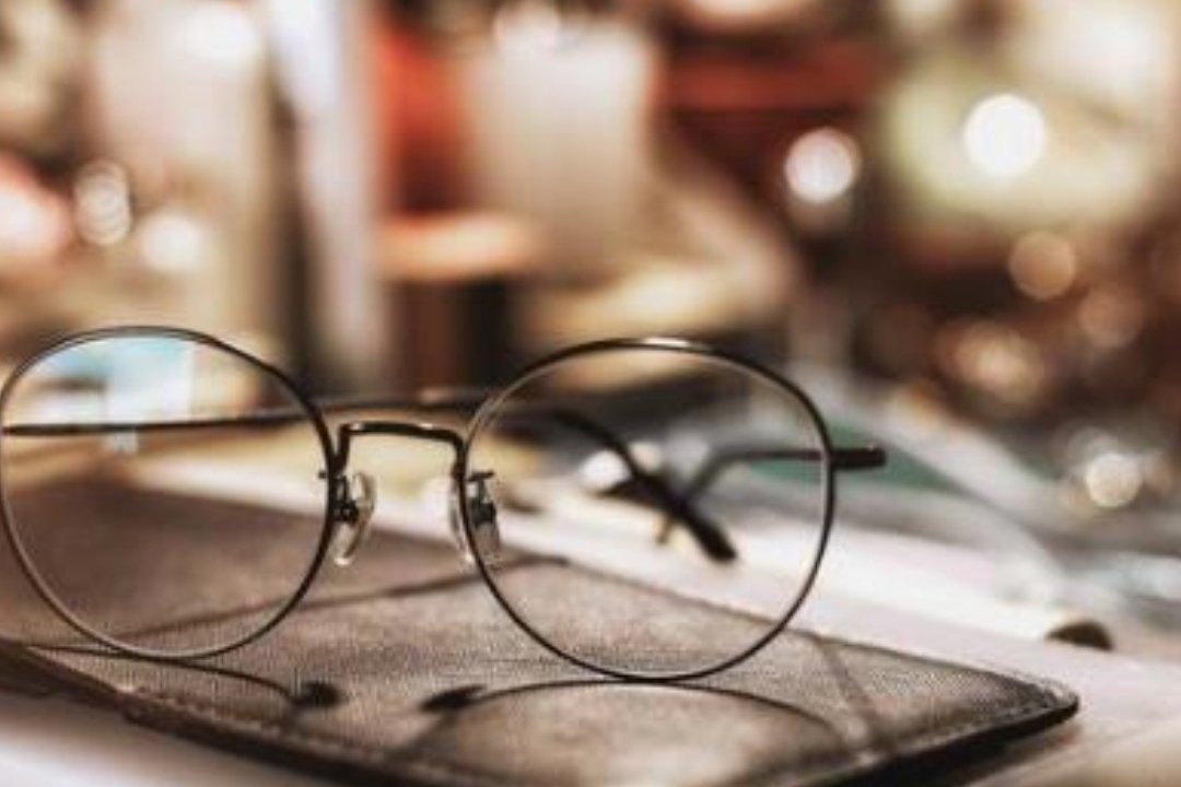 明月镜片的暴利生意：成本6元零售价上百，生活中还有哪些暴利生意？