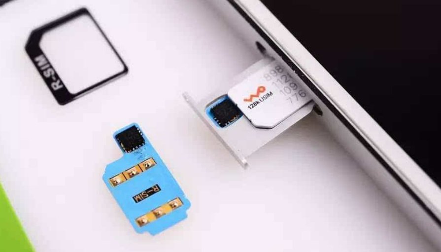 苹果手机卡怎么放进卡遭，是芯片朝上，还是朝下，剪卡器怎么剪卡，芯片什么方向？