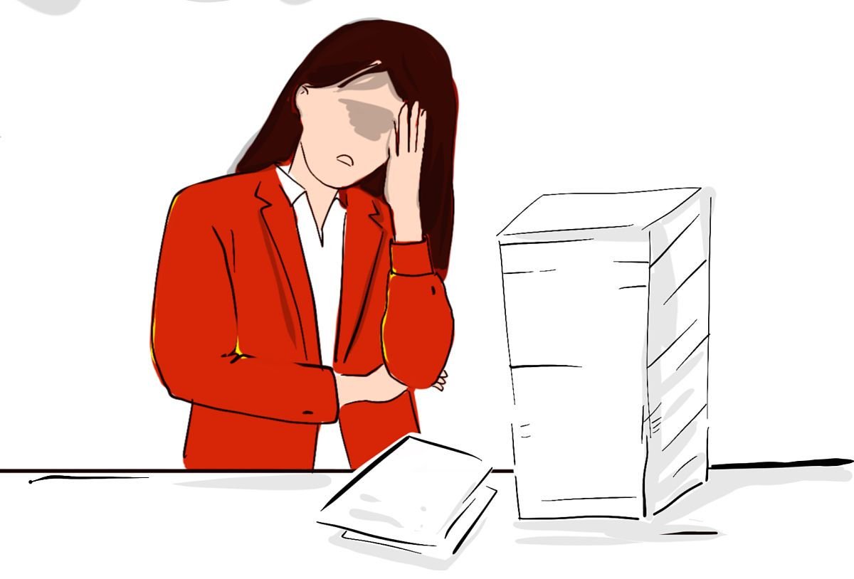 上海一广场舞大妈“霸气”拽回轻生女子,自杀事件频发,现在的人怎么了?