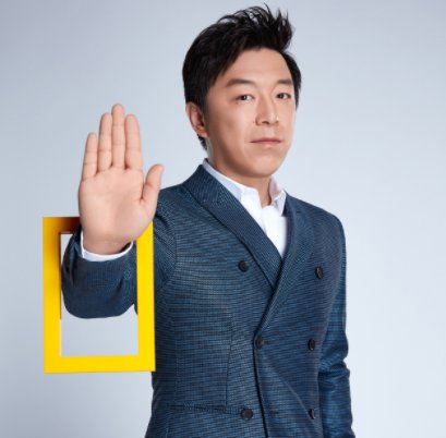 黄渤与女生挽手逛街上热搜，本人对此有何回应？