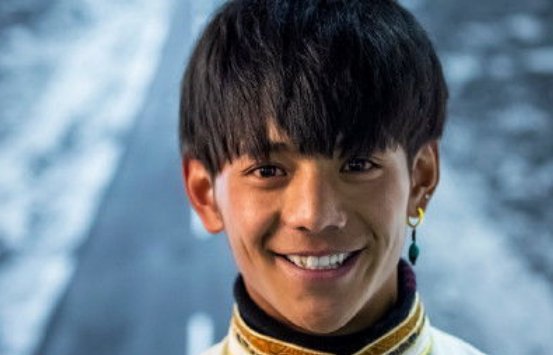 丁真给家中父母买了洗衣机和电动车,他是不是非常孝顺?