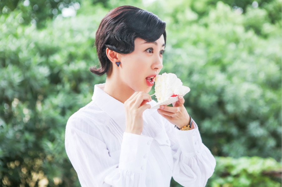 李菲儿说不认识Angelababy，她俩之间有什么恩怨？