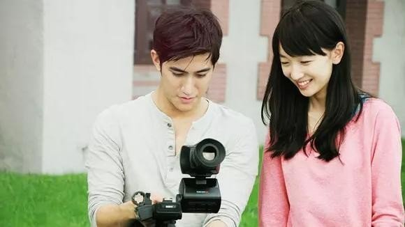 电影《倾城之泪》中周冬雨的演技怎么样？