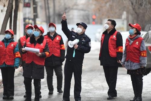 志愿者身上写不是物业,物业:将维权,维权维什么?