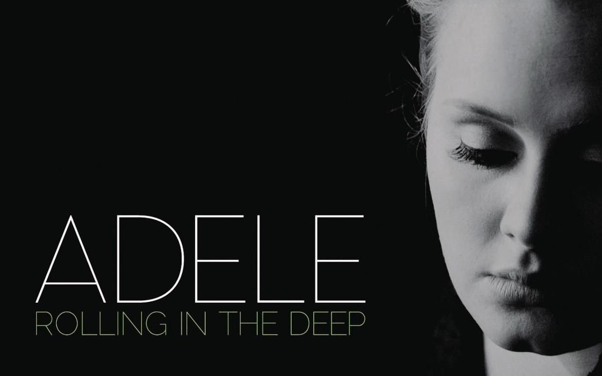 成龙在看电影绝地逃亡中在蒙古唱的那首英文歌叫什么名字？