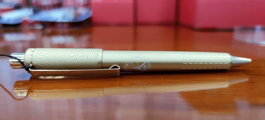 蔡旭哲舱内玩笔体验失重感，这是一种什么原理？