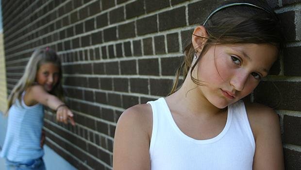 绵阳涉性骚扰教师已被开除，这个处罚是不是太轻了？