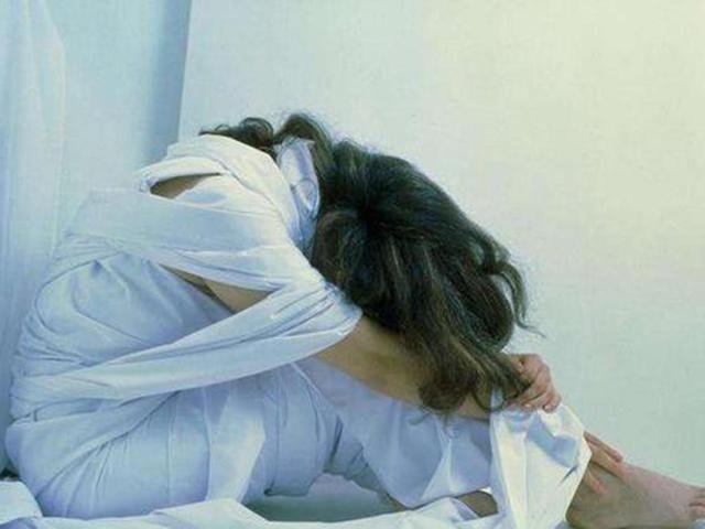 2死6伤，四川女司机开车疯狂冲撞人群，警方通报来了，发生了什么？