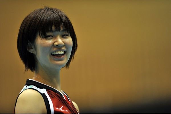 ”直接砸到脸上，当场就晕了过去“，当年木村纱织为何被王一梅砸晕？