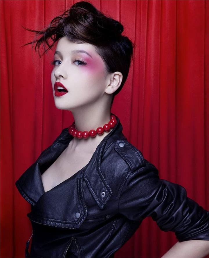 巴哈古丽·热合木吐拉的演艺经历