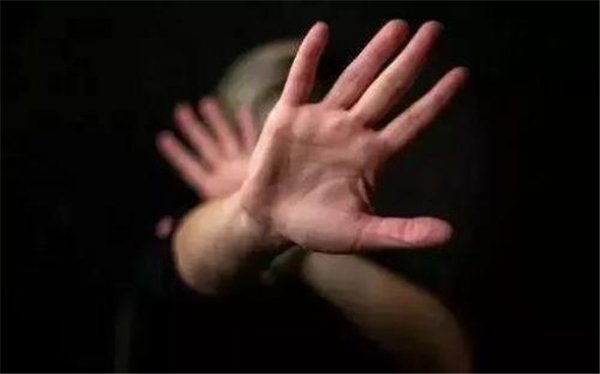 上司对我进行搔扰，我是否应该直接辞职呢？