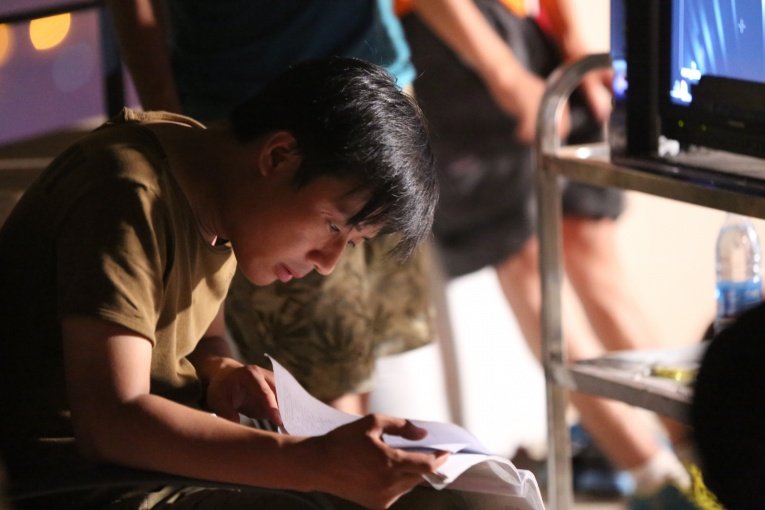 与贼同屋的电影剧情