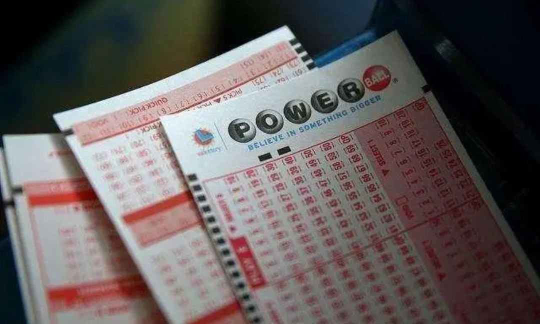 如何看待男子买彩票中3467万淡定兑奖这件事？