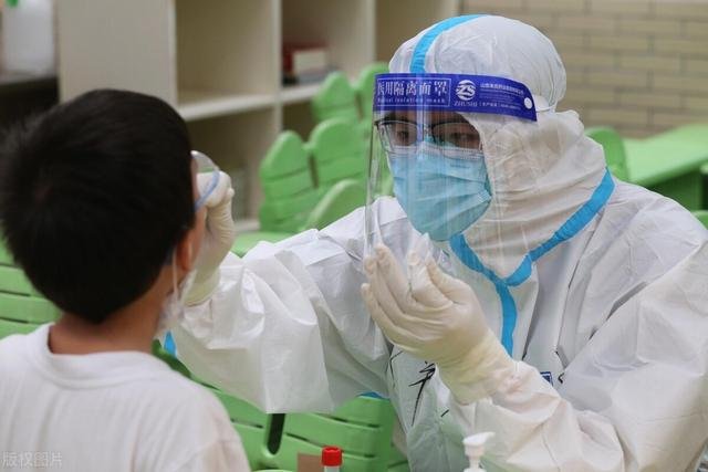 新毒株Omicron或致康复者再感染，我们该警惕些什么？