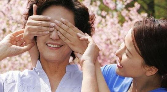 内蒙远嫁女子国庆返程离家时在车上痛哭，这一幕为何令人众多远嫁者破防？