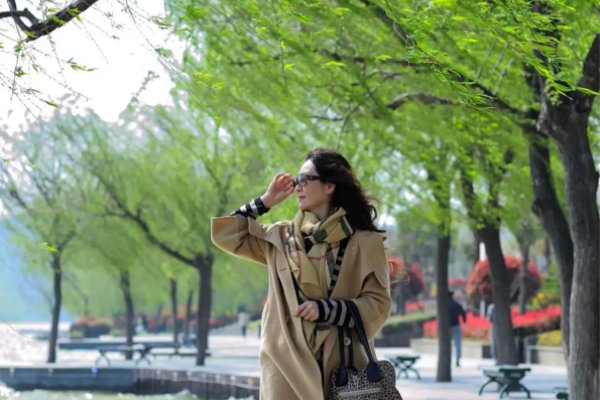 春风一吹,他们补充句子