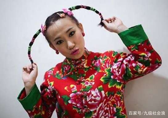 她被赵本山一夜捧红，成名后抛夫弃子，现在成名之后的生活过得怎么样了？