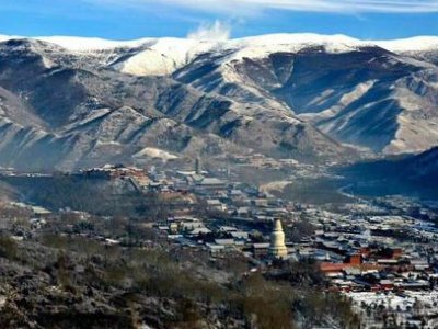 五台山商贩回收香蜡低价4倍售出，商贩这么做就没人管吗？