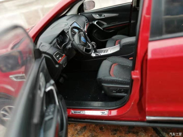 国产最美SUV，赏长安CS55炫动红的时尚