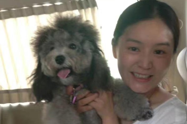 37岁柏雪退圈15年曝近照，与奥运女神孙一文同框，如今她过的怎么样？