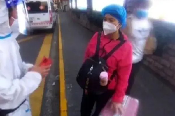 男子上海就医病逝，妻子流落街头，如何帮助这名女子？